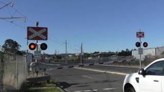 Level Crossing Unanderra Princes Hwy NSW Australia [upl. by Amles]